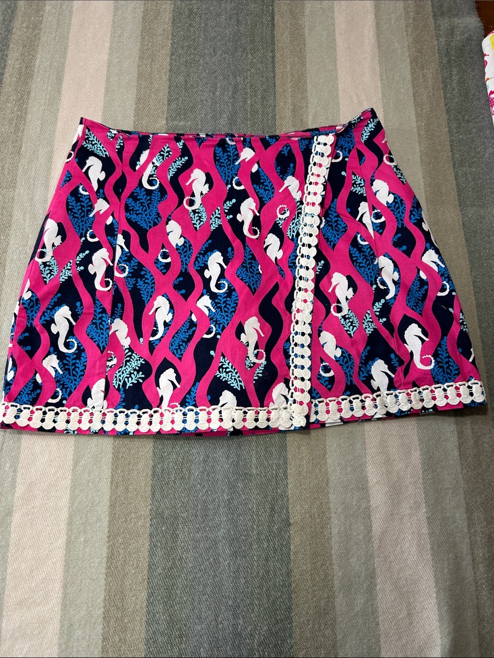 Crown & Ivy Vibrant Pink & Navy Seahorse-Print Mini Skort with Crochet Trim Sz 4